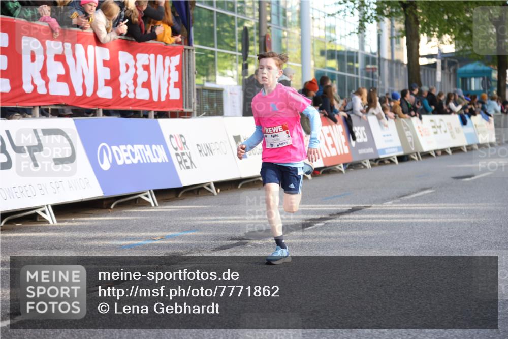 25.04.2025 - Das Zehntel Lena Gebhardt http://msf.ph/oto/7771862 26.04.2025 08:48:23 Ziel 1926, 2379, 2715, 2990, 3469, 3823 meine-sportfotos.de