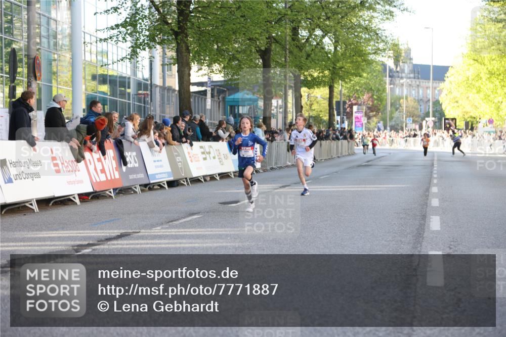 25.04.2025 - Das Zehntel Lena Gebhardt http://msf.ph/oto/7771887 26.04.2025 08:48:29 Ziel 1926, 2379, 2715, 2961, 2990, 3469, 3823 meine-sportfotos.de