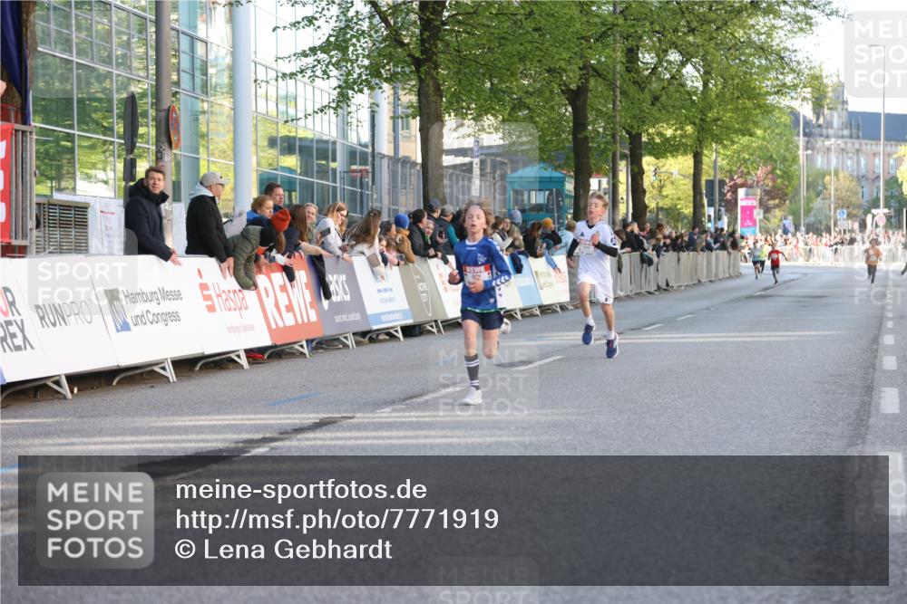 25.04.2025 - Das Zehntel Lena Gebhardt http://msf.ph/oto/7771919 26.04.2025 08:48:29 Ziel 1926, 2379, 2715, 2961, 2990, 3469, 3823 meine-sportfotos.de