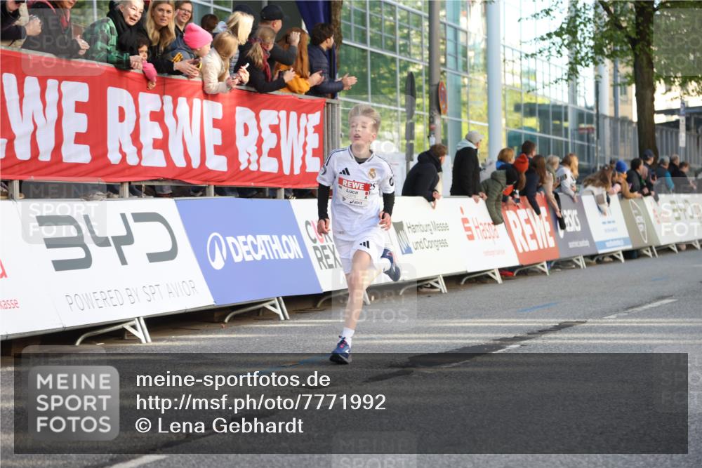 25.04.2025 - Das Zehntel Lena Gebhardt http://msf.ph/oto/7771992 26.04.2025 08:48:32 Ziel 1926, 2379, 2715, 2961, 2990, 3469, 3823 meine-sportfotos.de
