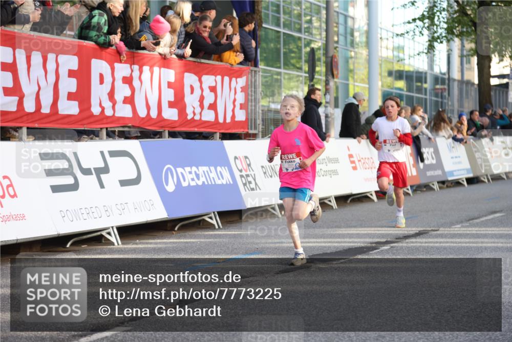 25.04.2025 - Das Zehntel Lena Gebhardt http://msf.ph/oto/7773225 26.04.2025 08:49:07 Ziel 1452, 1754, 1929, 2018, 2696, 3488, 3506, 3606, 3613, 3785, 3792 meine-sportfotos.de