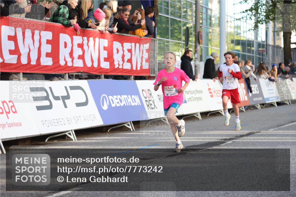 25.04.2025 - Das Zehntel Lena Gebhardt http://msf.ph/oto/7773242 26.04.2025 08:49:07 Ziel 1452, 1754, 1929, 2018, 2696, 3488, 3506, 3606, 3613, 3785, 3792 meine-sportfotos.de