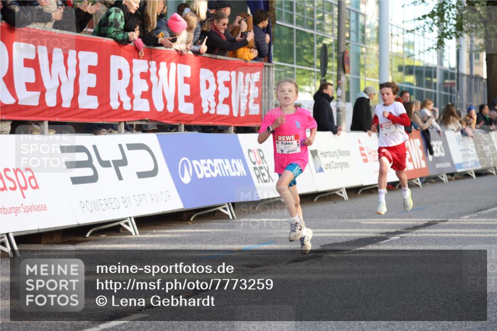 25.04.2025 - Das Zehntel Lena Gebhardt http://msf.ph/oto/7773259 26.04.2025 08:49:07 Ziel 1452, 1754, 1929, 2018, 2696, 3488, 3506, 3606, 3613, 3785, 3792 meine-sportfotos.de