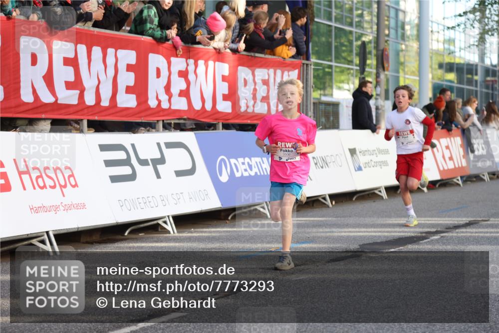 25.04.2025 - Das Zehntel Lena Gebhardt http://msf.ph/oto/7773293 26.04.2025 08:49:07 Ziel 1452, 1754, 1929, 2018, 2696, 3488, 3506, 3606, 3613, 3785, 3792 meine-sportfotos.de
