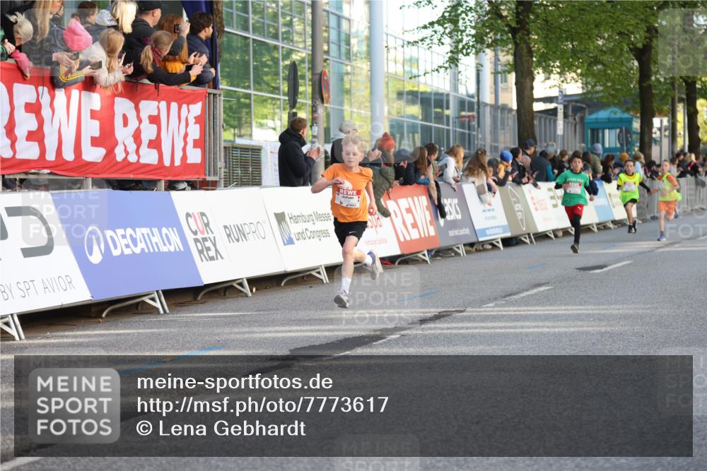 25.04.2025 - Das Zehntel Lena Gebhardt http://msf.ph/oto/7773617 26.04.2025 08:49:20 Ziel 1452, 1537, 1945, 2018, 2021, 2377, 2513, 2696, 3488, 3606, 3613, 3785 meine-sportfotos.de