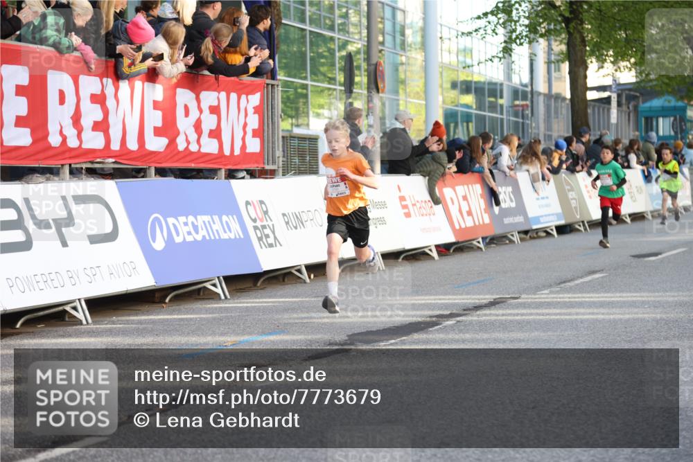 25.04.2025 - Das Zehntel Lena Gebhardt http://msf.ph/oto/7773679 26.04.2025 08:49:20 Ziel 1452, 1537, 1945, 2018, 2021, 2377, 2513, 2696, 3488, 3606, 3613, 3785 meine-sportfotos.de