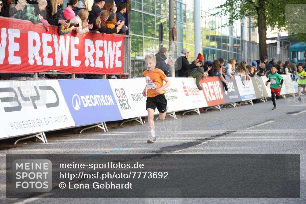 25.04.2025 - Das Zehntel Lena Gebhardt http://msf.ph/oto/7773692 26.04.2025 08:49:20 Ziel 1452, 1537, 1945, 2018, 2021, 2377, 2513, 2696, 3488, 3606, 3613, 3785 meine-sportfotos.de