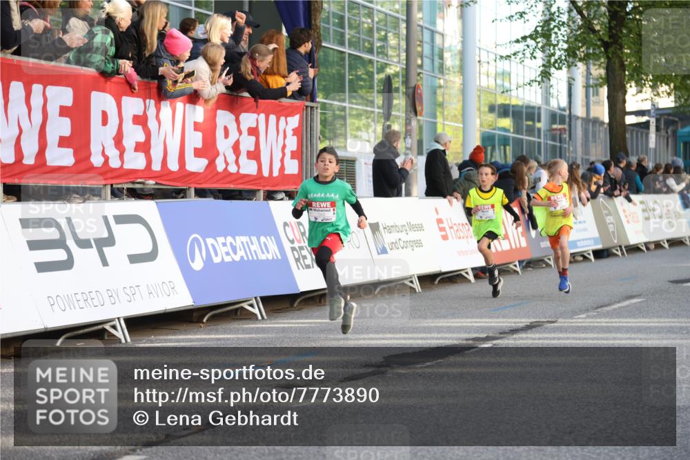 25.04.2025 - Das Zehntel Lena Gebhardt http://msf.ph/oto/7773890 26.04.2025 08:49:23 Ziel 1452, 1537, 1945, 2018, 2021, 2377, 2513, 2696, 3488, 3606, 3613, 3785 meine-sportfotos.de