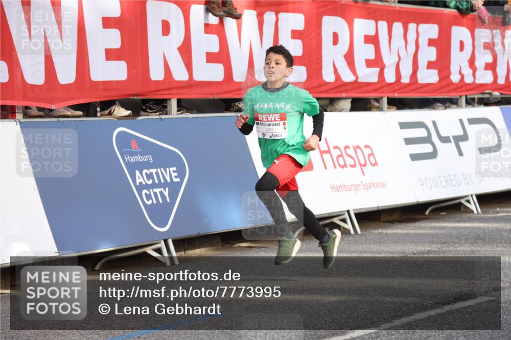 25.04.2025 - Das Zehntel Lena Gebhardt http://msf.ph/oto/7773995 26.04.2025 08:49:24 Ziel 1452, 1537, 1945, 2018, 2021, 2377, 2513, 2696, 3488, 3606, 3613, 3785 meine-sportfotos.de