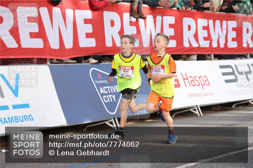 25.04.2025 - Das Zehntel Lena Gebhardt http://msf.ph/oto/7774062 26.04.2025 08:49:26 Ziel 1116, 1452, 1537, 1945, 2018, 2021, 2377, 2513, 2696, 3488, 3606, 3613, 3785 meine-sportfotos.de