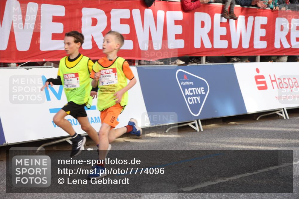 25.04.2025 - Das Zehntel Lena Gebhardt http://msf.ph/oto/7774096 26.04.2025 08:49:26 Ziel 1116, 1452, 1537, 1945, 2018, 2021, 2377, 2513, 2696, 3488, 3606, 3613, 3785 meine-sportfotos.de