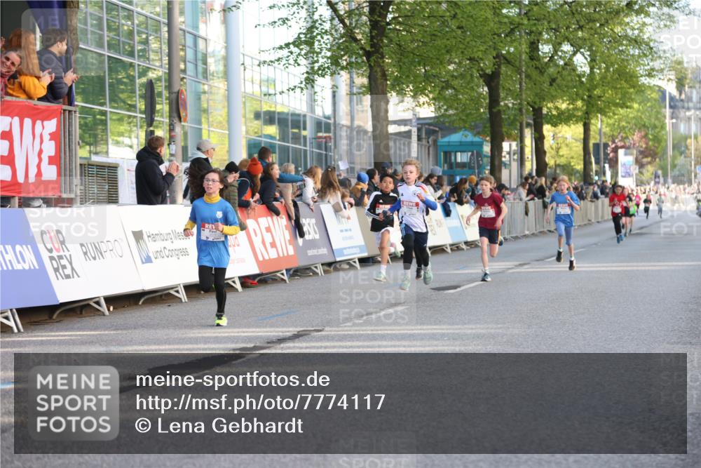 25.04.2025 - Das Zehntel Lena Gebhardt http://msf.ph/oto/7774117 26.04.2025 08:49:31 Ziel 1116, 1452, 1537, 1945, 2018, 2021, 2377, 2383, 2513, 2696, 2995, 3488, 3606, 3613 meine-sportfotos.de