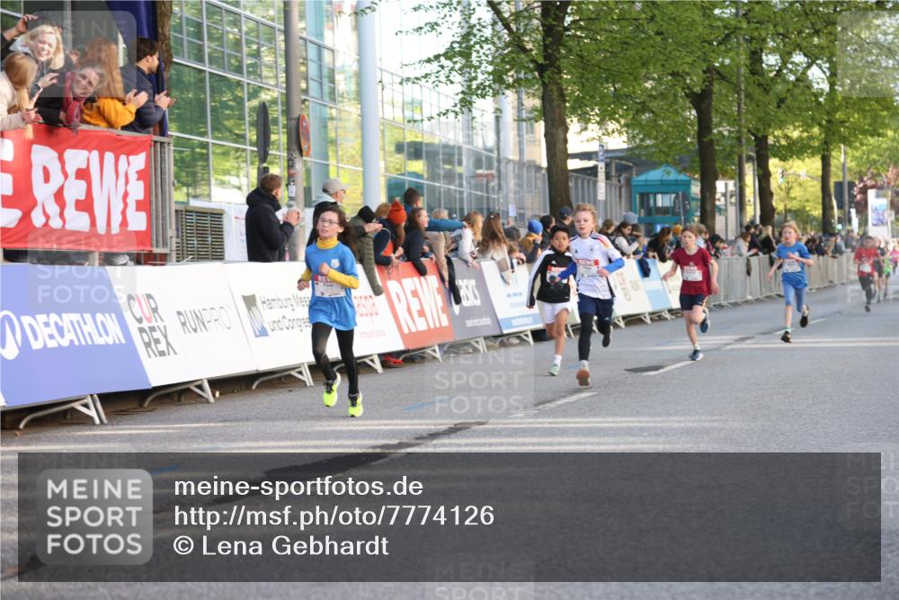 25.04.2025 - Das Zehntel Lena Gebhardt http://msf.ph/oto/7774126 26.04.2025 08:49:31 Ziel 1116, 1452, 1537, 1945, 2018, 2021, 2377, 2383, 2513, 2696, 2995, 3488, 3606, 3613 meine-sportfotos.de