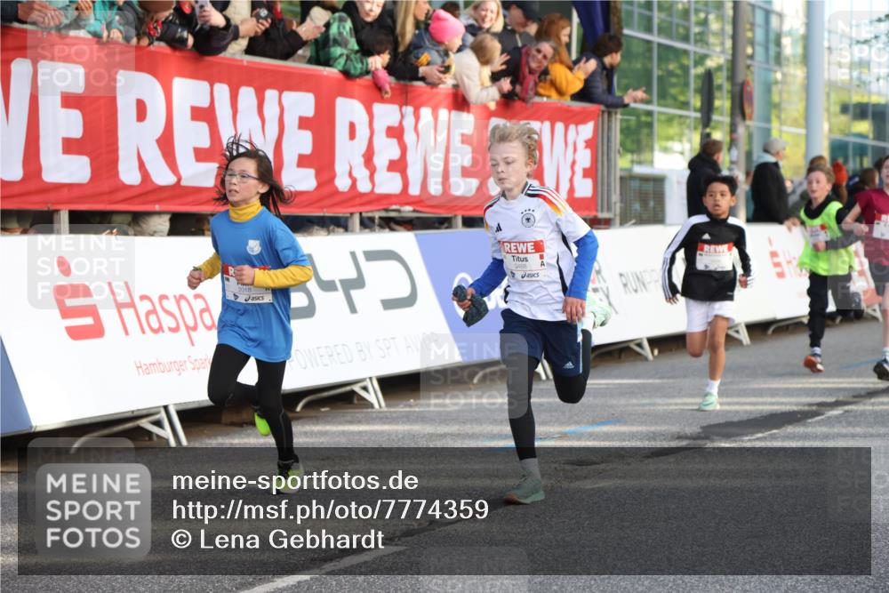 25.04.2025 - Das Zehntel Lena Gebhardt http://msf.ph/oto/7774359 26.04.2025 08:49:33 Ziel 1116, 1537, 1945, 2018, 2021, 2377, 2383, 2513, 2696, 2995, 3488, 3540, 3613 meine-sportfotos.de