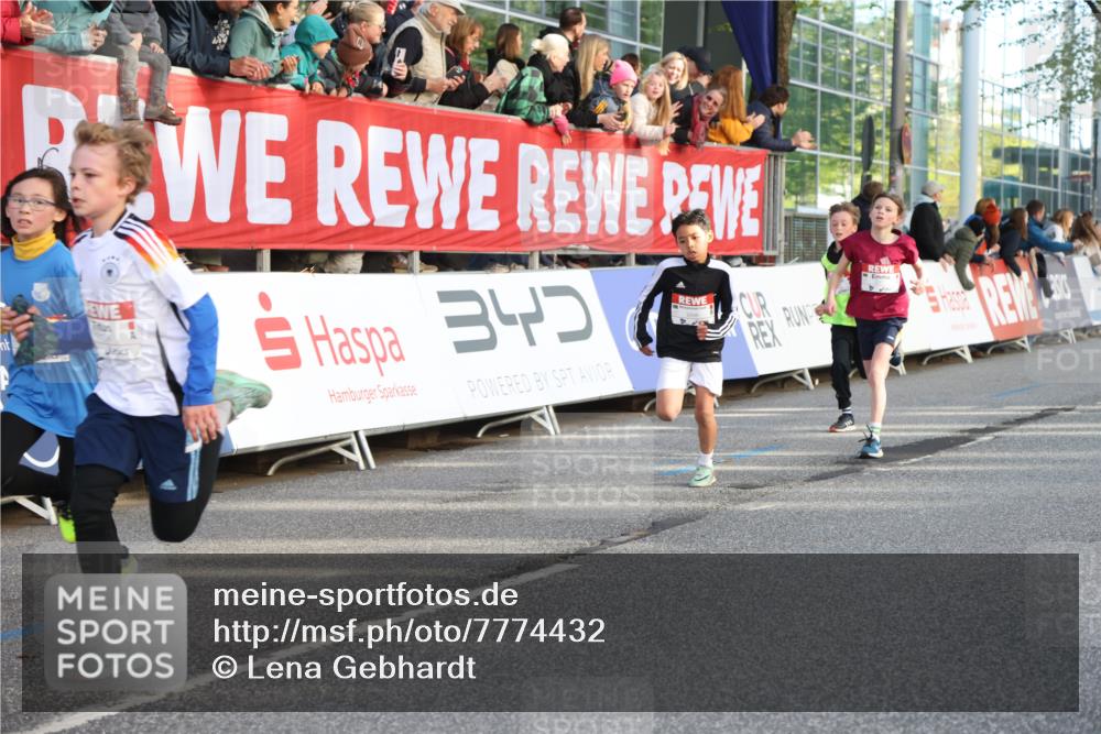 25.04.2025 - Das Zehntel Lena Gebhardt http://msf.ph/oto/7774432 26.04.2025 08:49:34 Ziel 1107, 1116, 1537, 1945, 2018, 2021, 2377, 2383, 2513, 2696, 2995, 3488, 3539, 3540, 3613 meine-sportfotos.de