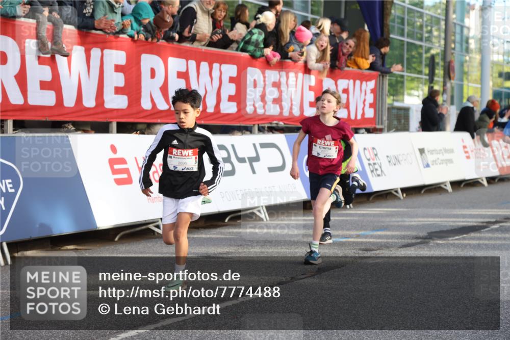 25.04.2025 - Das Zehntel Lena Gebhardt http://msf.ph/oto/7774488 26.04.2025 08:49:35 Ziel 1107, 1116, 1537, 1945, 2018, 2021, 2377, 2383, 2513, 2696, 2995, 3488, 3539, 3540, 3613 meine-sportfotos.de