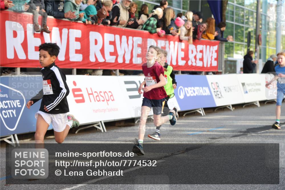 25.04.2025 - Das Zehntel Lena Gebhardt http://msf.ph/oto/7774532 26.04.2025 08:49:35 Ziel 1107, 1116, 1537, 1945, 2018, 2021, 2377, 2383, 2513, 2696, 2995, 3488, 3539, 3540, 3613 meine-sportfotos.de