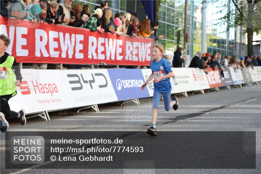 25.04.2025 - Das Zehntel Lena Gebhardt http://msf.ph/oto/7774593 26.04.2025 08:49:36 Ziel 1107, 1116, 1537, 1945, 2018, 2021, 2377, 2383, 2513, 2696, 2995, 3488, 3539, 3540, 3613 meine-sportfotos.de