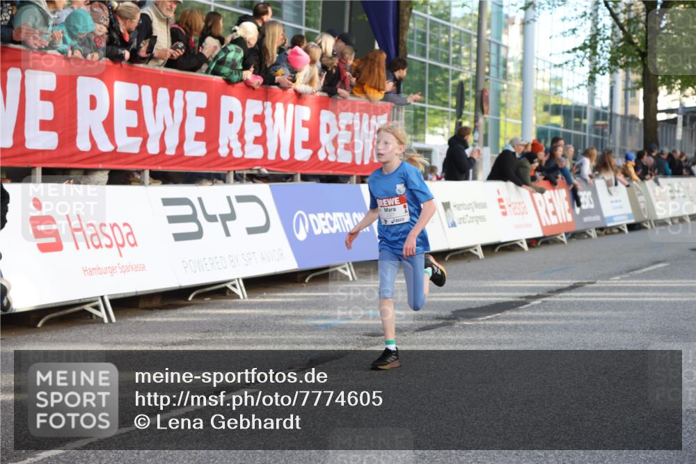 25.04.2025 - Das Zehntel Lena Gebhardt http://msf.ph/oto/7774605 26.04.2025 08:49:36 Ziel 1107, 1116, 1537, 1945, 2018, 2021, 2377, 2383, 2513, 2696, 2995, 3488, 3539, 3540, 3613 meine-sportfotos.de
