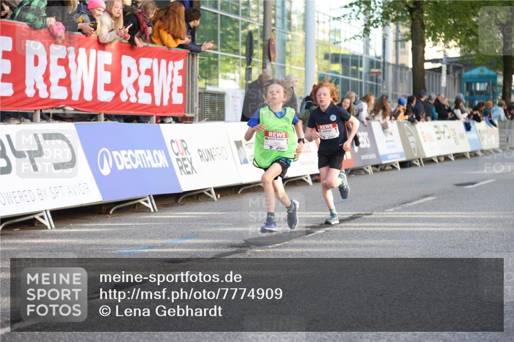 25.04.2025 - Das Zehntel Lena Gebhardt http://msf.ph/oto/7774909 26.04.2025 08:49:43 Ziel 1107, 1116, 1131, 1537, 1945, 2021, 2377, 2383, 2513, 2995, 3539, 3540 meine-sportfotos.de