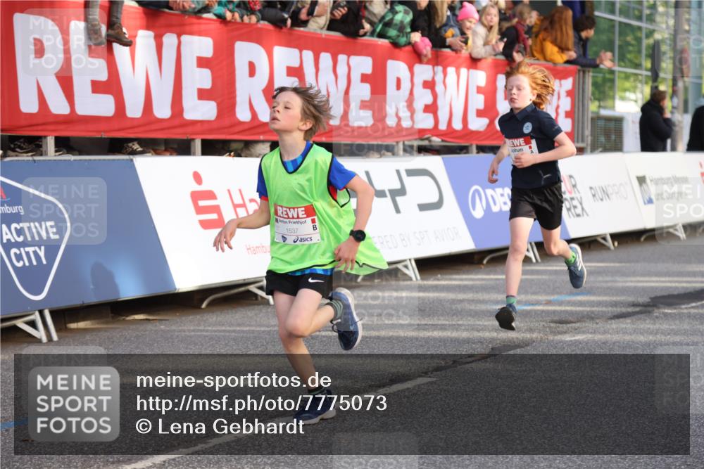 25.04.2025 - Das Zehntel Lena Gebhardt http://msf.ph/oto/7775073 26.04.2025 08:49:44 Ziel 1107, 1116, 1131, 1537, 1945, 2021, 2377, 2383, 2995, 3539, 3540 meine-sportfotos.de