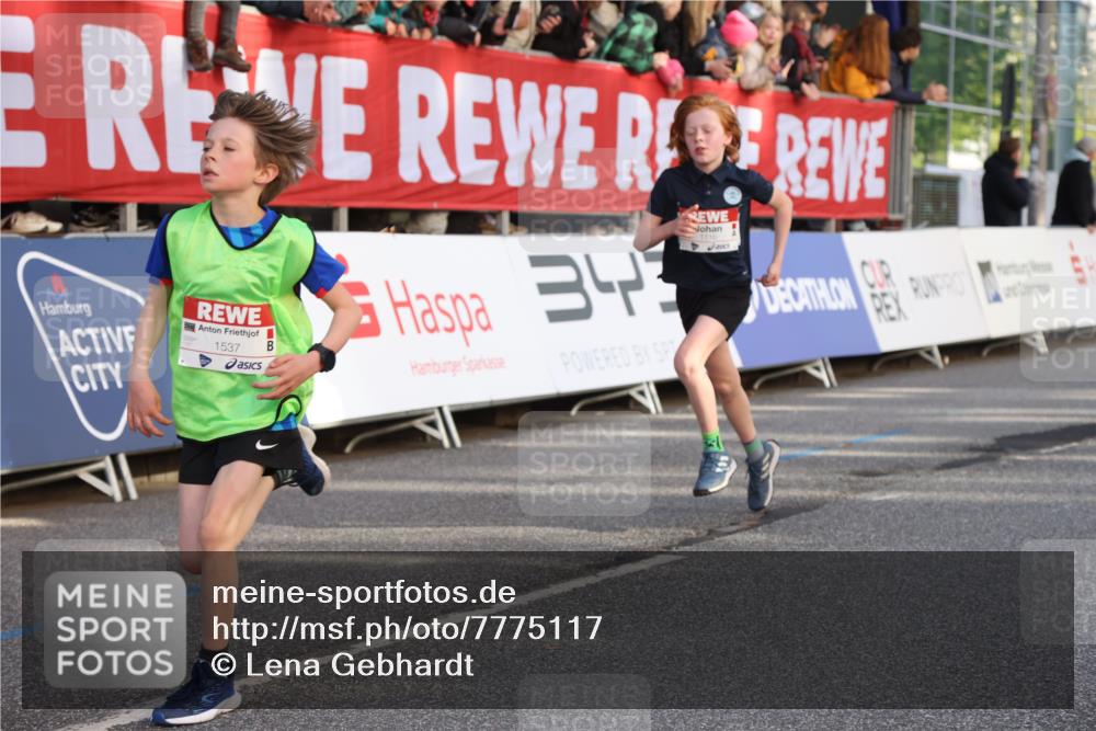 25.04.2025 - Das Zehntel Lena Gebhardt http://msf.ph/oto/7775117 26.04.2025 08:49:44 Ziel 1107, 1116, 1131, 1537, 1945, 2021, 2377, 2383, 2995, 3539, 3540 meine-sportfotos.de