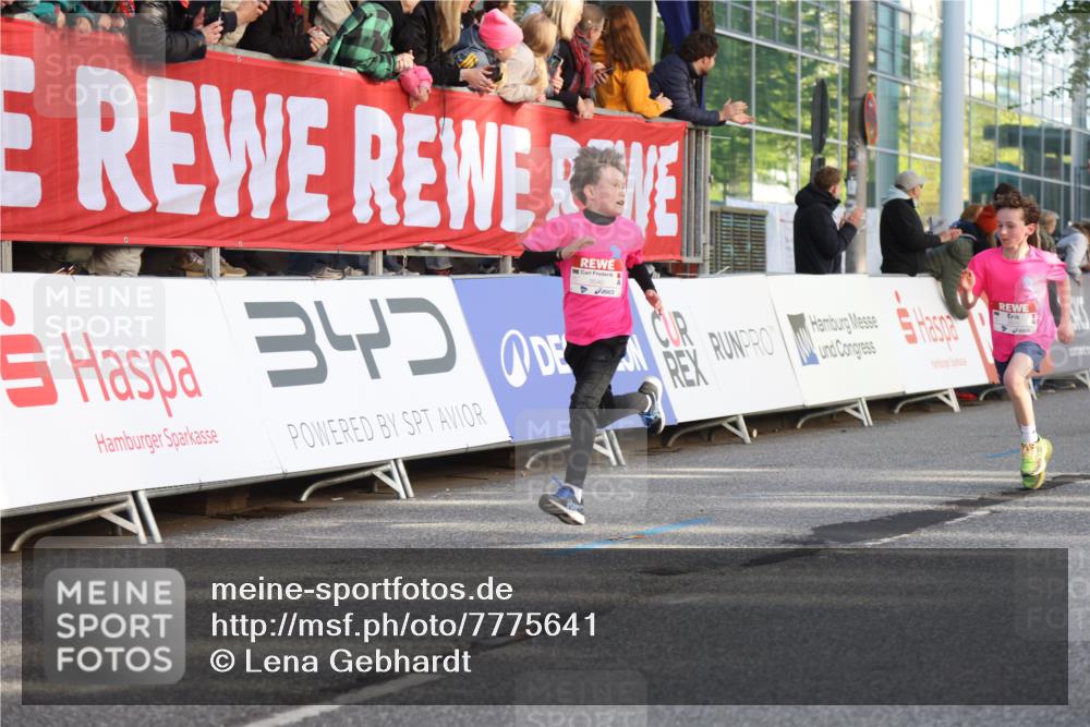 25.04.2025 - Das Zehntel Lena Gebhardt http://msf.ph/oto/7775641 26.04.2025 08:49:56 Ziel 1107, 1116, 1131, 1750, 2014, 2363, 2383, 2637, 2739, 2995, 3539, 3540 meine-sportfotos.de