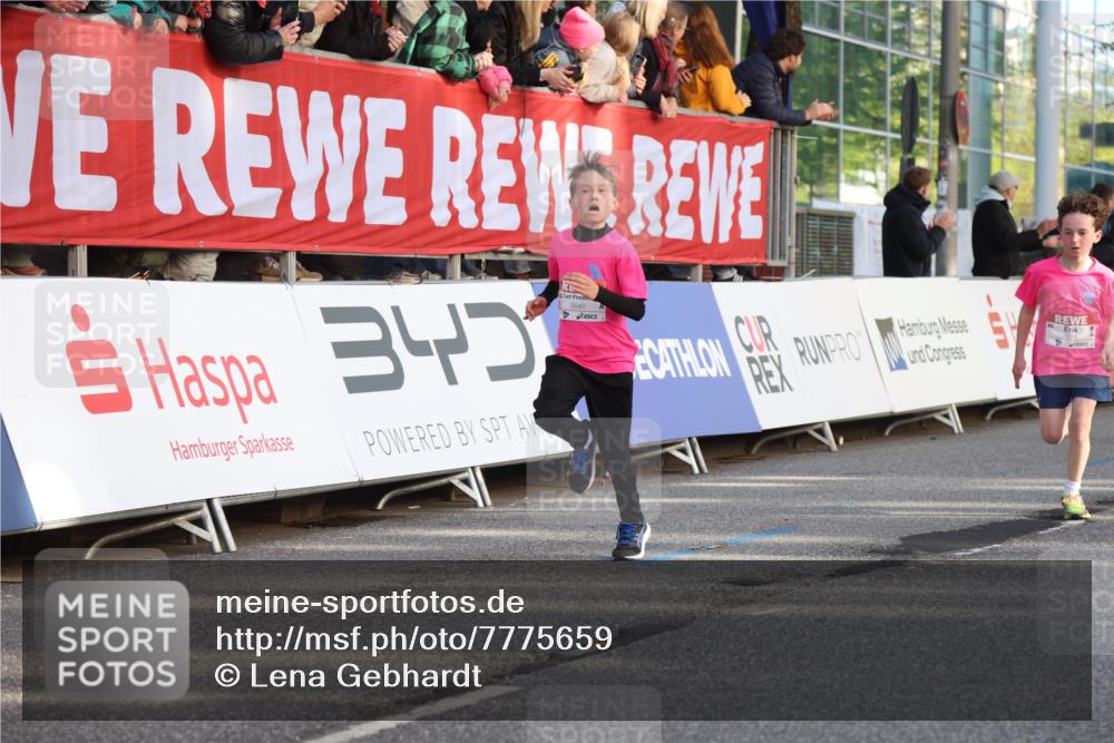 25.04.2025 - Das Zehntel Lena Gebhardt http://msf.ph/oto/7775659 26.04.2025 08:49:56 Ziel 1107, 1116, 1131, 1750, 2014, 2363, 2383, 2637, 2739, 2995, 3539, 3540 meine-sportfotos.de