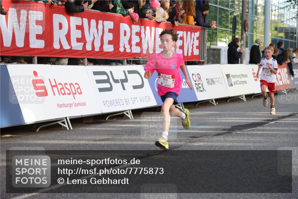 25.04.2025 - Das Zehntel Lena Gebhardt http://msf.ph/oto/7775873 26.04.2025 08:49:57 Ziel 1107, 1116, 1131, 1549, 1750, 2014, 2363, 2383, 2637, 2739, 2995, 3539, 3540 meine-sportfotos.de