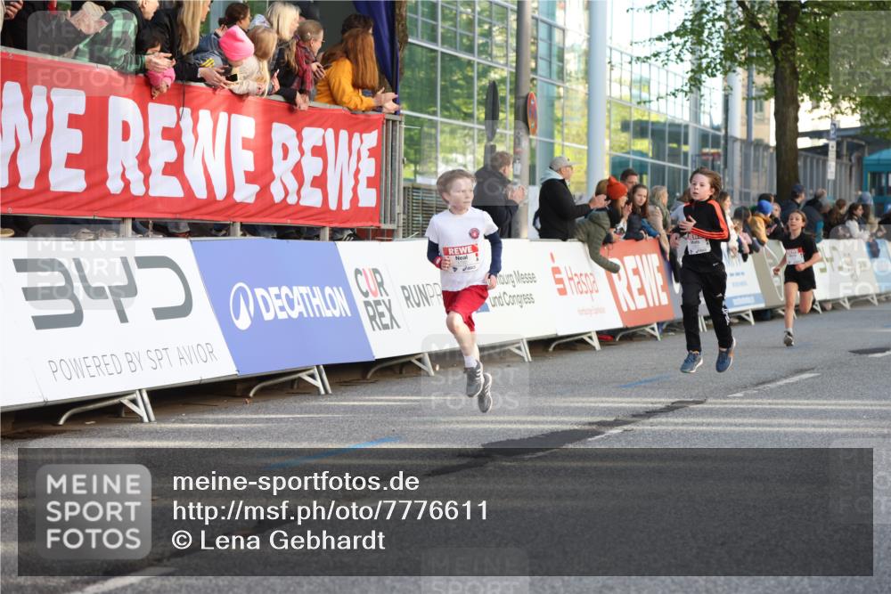 25.04.2025 - Das Zehntel Lena Gebhardt http://msf.ph/oto/7776611 26.04.2025 08:50:16 Ziel 1131, 1283, 1549, 1750, 2014, 2208, 2349, 2363, 2637, 2655, 2728, 2739, 2874, 3233, 3455, 3485, 3527 meine-sportfotos.de