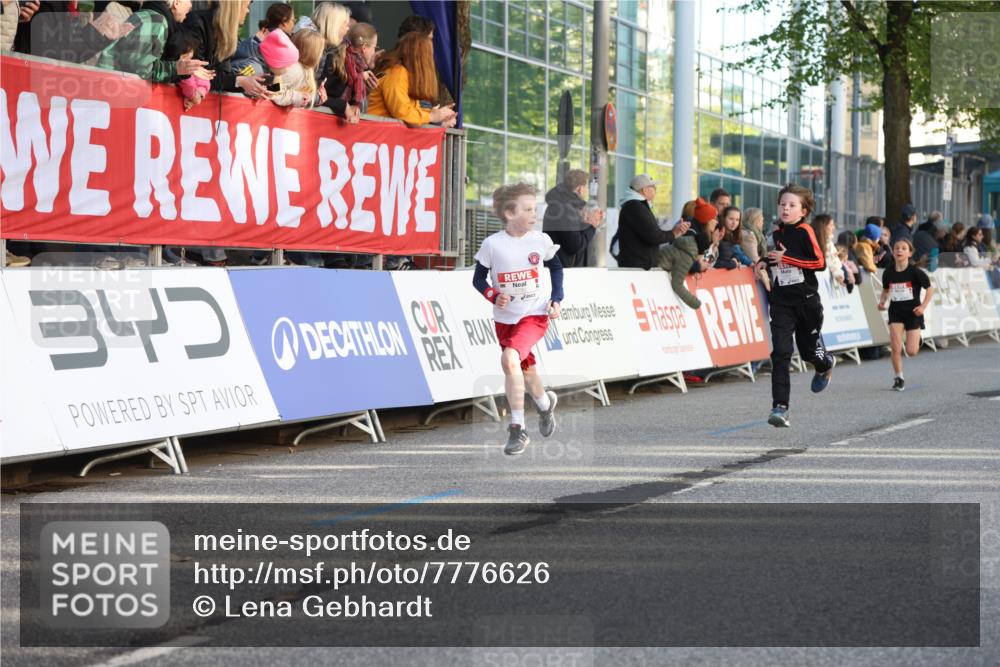 25.04.2025 - Das Zehntel Lena Gebhardt http://msf.ph/oto/7776626 26.04.2025 08:50:16 Ziel 1131, 1283, 1549, 1750, 2014, 2208, 2349, 2363, 2637, 2655, 2728, 2739, 2874, 3233, 3455, 3485, 3527 meine-sportfotos.de