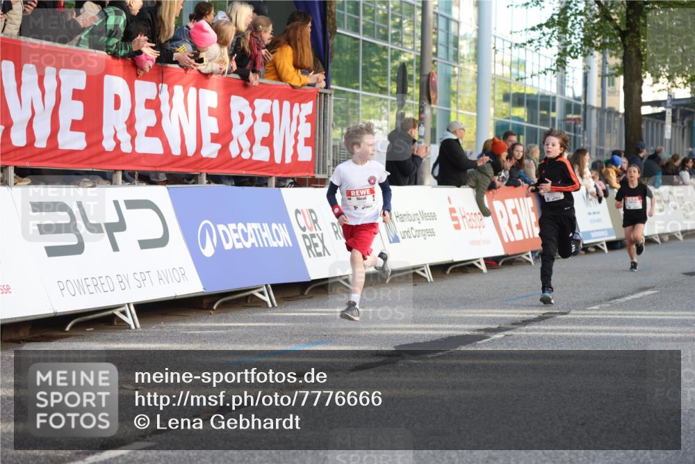 25.04.2025 - Das Zehntel Lena Gebhardt http://msf.ph/oto/7776666 26.04.2025 08:50:16 Ziel 1131, 1283, 1549, 1750, 2014, 2208, 2349, 2363, 2637, 2655, 2728, 2739, 2874, 3233, 3455, 3485, 3527 meine-sportfotos.de
