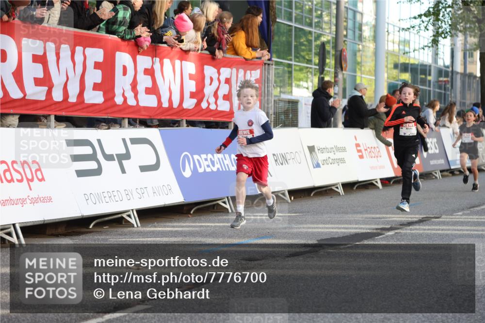25.04.2025 - Das Zehntel Lena Gebhardt http://msf.ph/oto/7776700 26.04.2025 08:50:17 Ziel 1283, 1549, 1750, 2014, 2208, 2349, 2363, 2637, 2655, 2728, 2739, 2874, 3233, 3455, 3485, 3527 meine-sportfotos.de