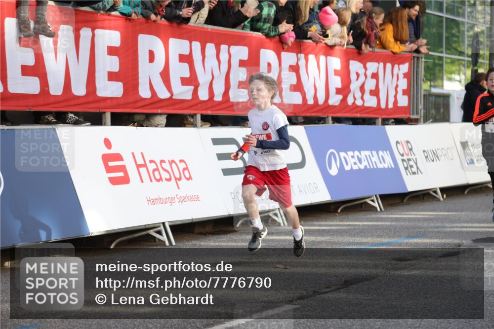 25.04.2025 - Das Zehntel Lena Gebhardt http://msf.ph/oto/7776790 26.04.2025 08:50:17 Ziel 1283, 1549, 1750, 2014, 2208, 2349, 2363, 2637, 2655, 2728, 2739, 2874, 3233, 3455, 3485, 3527 meine-sportfotos.de