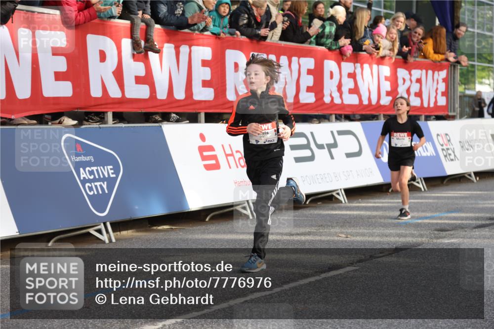 25.04.2025 - Das Zehntel Lena Gebhardt http://msf.ph/oto/7776976 26.04.2025 08:50:19 Ziel 1283, 1549, 1750, 2014, 2208, 2349, 2363, 2637, 2655, 2728, 2739, 2874, 3233, 3455, 3485, 3527, 3528 meine-sportfotos.de