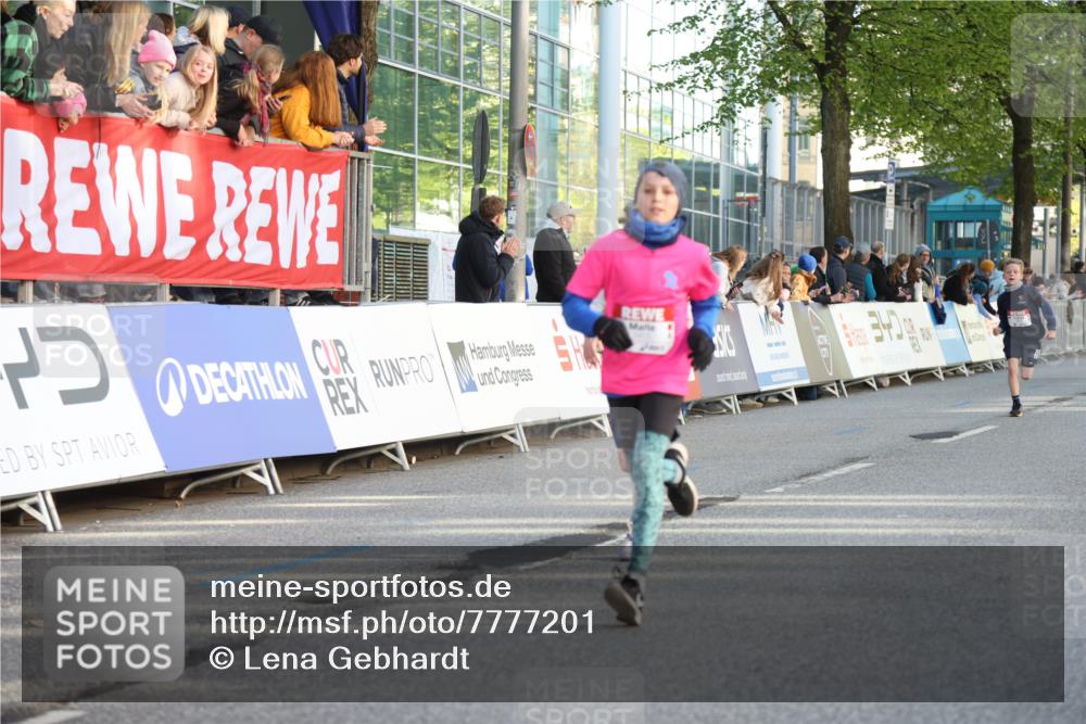 25.04.2025 - Das Zehntel Lena Gebhardt http://msf.ph/oto/7777201 26.04.2025 08:50:22 Ziel 1283, 1549, 1750, 2014, 2208, 2349, 2363, 2397, 2517, 2637, 2655, 2728, 2739, 2849, 2874, 3233, 3455, 3485, 3527, 3528, 3774 meine-sportfotos.de