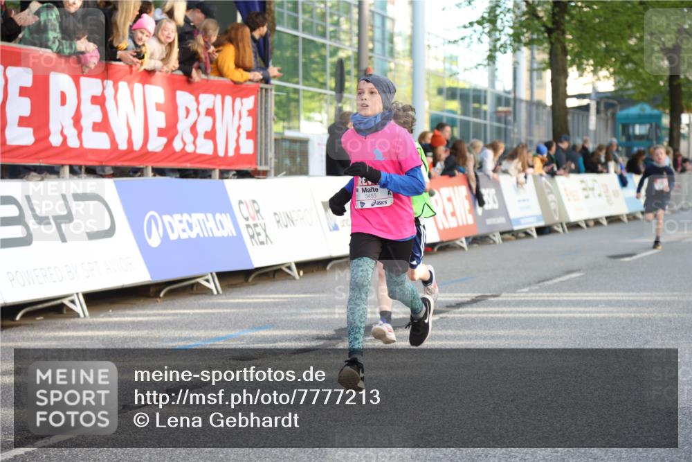 25.04.2025 - Das Zehntel Lena Gebhardt http://msf.ph/oto/7777213 26.04.2025 08:50:22 Ziel 1283, 1549, 1750, 2014, 2208, 2349, 2363, 2397, 2517, 2637, 2655, 2728, 2739, 2849, 2874, 3233, 3455, 3485, 3527, 3528, 3774 meine-sportfotos.de