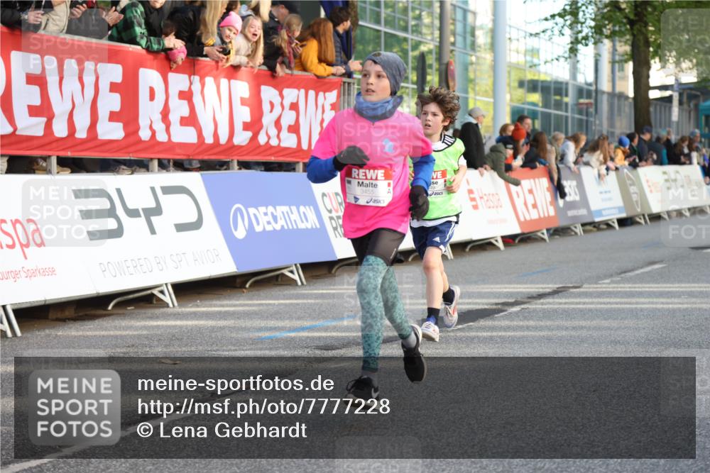 25.04.2025 - Das Zehntel Lena Gebhardt http://msf.ph/oto/7777228 26.04.2025 08:50:22 Ziel 1283, 1549, 1750, 2014, 2208, 2349, 2363, 2397, 2517, 2637, 2655, 2728, 2739, 2849, 2874, 3233, 3455, 3485, 3527, 3528, 3774 meine-sportfotos.de