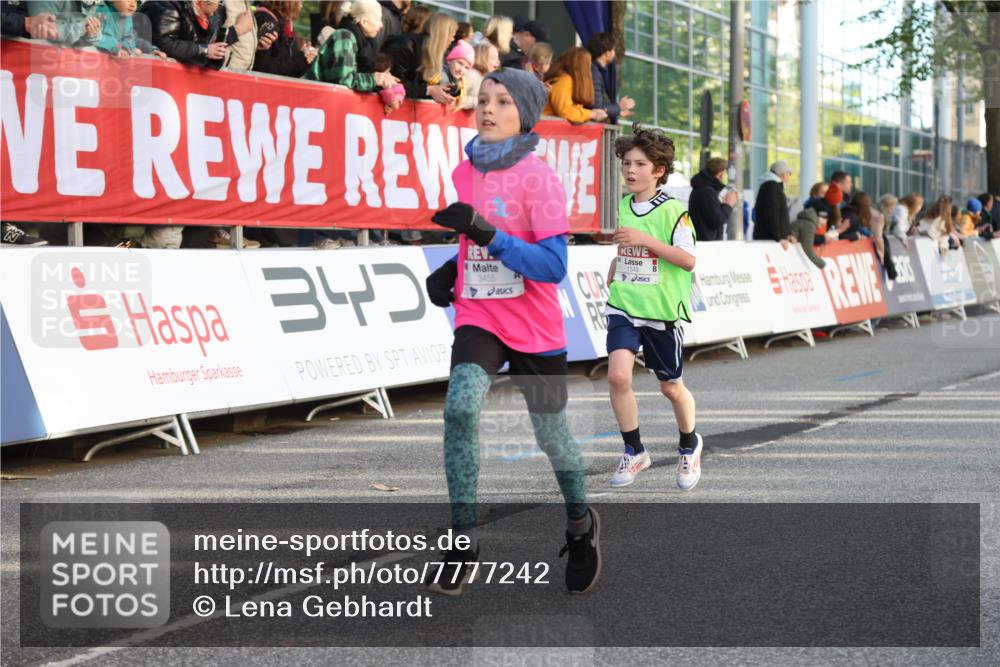 25.04.2025 - Das Zehntel Lena Gebhardt http://msf.ph/oto/7777242 26.04.2025 08:50:23 Ziel 1283, 1458, 1549, 1750, 2014, 2208, 2349, 2363, 2397, 2517, 2637, 2655, 2728, 2739, 2849, 2874, 3233, 3455, 3485, 3527, 3528, 3774 meine-sportfotos.de