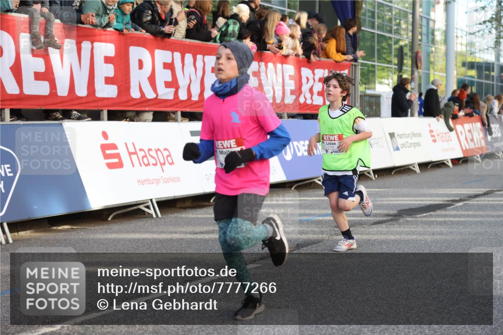 25.04.2025 - Das Zehntel Lena Gebhardt http://msf.ph/oto/7777266 26.04.2025 08:50:23 Ziel 1283, 1458, 1549, 1750, 2014, 2208, 2349, 2363, 2397, 2517, 2637, 2655, 2728, 2739, 2849, 2874, 3233, 3455, 3485, 3527, 3528, 3774 meine-sportfotos.de