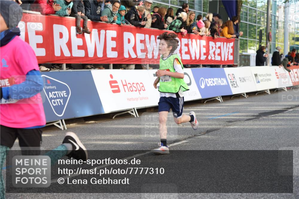 25.04.2025 - Das Zehntel Lena Gebhardt http://msf.ph/oto/7777310 26.04.2025 08:50:23 Ziel 1283, 1458, 1549, 1750, 2014, 2208, 2349, 2363, 2397, 2517, 2637, 2655, 2728, 2739, 2849, 2874, 3233, 3455, 3485, 3527, 3528, 3774 meine-sportfotos.de