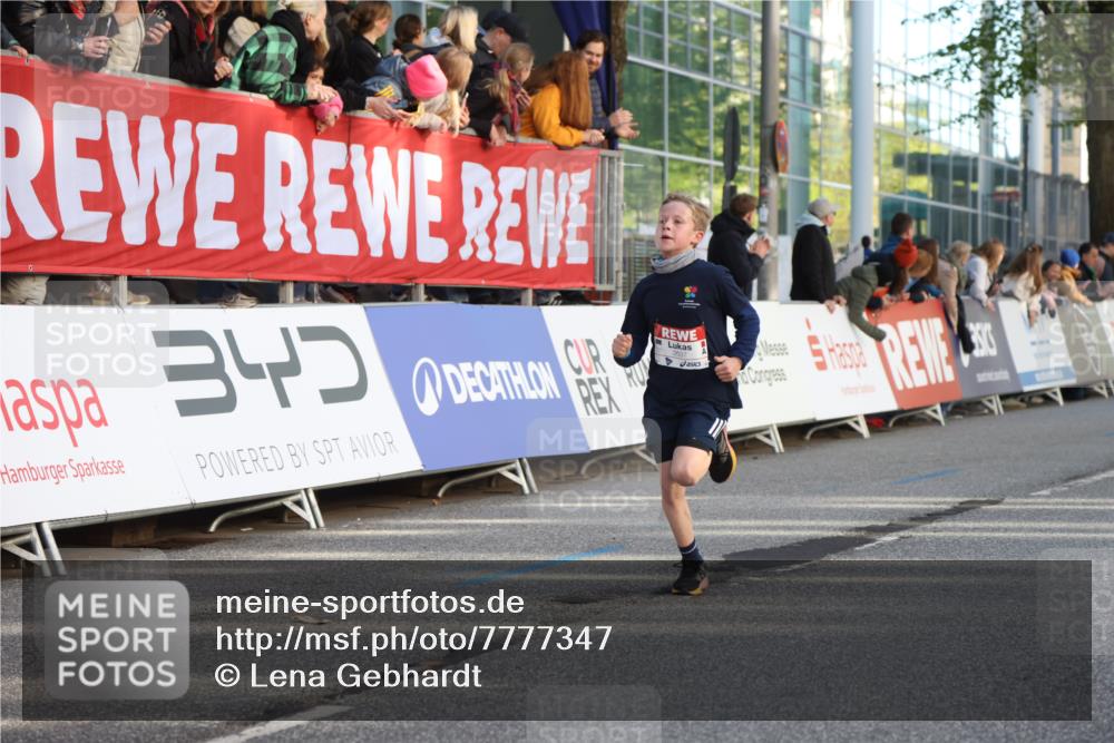 25.04.2025 - Das Zehntel Lena Gebhardt http://msf.ph/oto/7777347 26.04.2025 08:50:25 Ziel 1283, 1458, 1549, 1750, 2208, 2349, 2363, 2397, 2517, 2637, 2655, 2728, 2739, 2849, 2874, 3233, 3455, 3485, 3527, 3528, 3774, 3849 meine-sportfotos.de