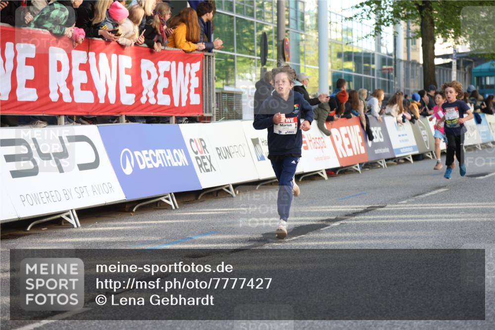 25.04.2025 - Das Zehntel Lena Gebhardt http://msf.ph/oto/7777427 26.04.2025 08:50:30 Ziel 1283, 1458, 1549, 1884, 2098, 2103, 2208, 2349, 2363, 2397, 2492, 2517, 2637, 2655, 2728, 2849, 2855, 2874, 3233, 3445, 3455, 3485, 3520, 3527, 3528, 3774, 3812, 3849, 3872 meine-sportfotos.de