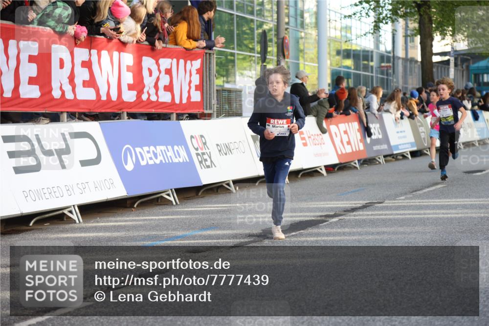 25.04.2025 - Das Zehntel Lena Gebhardt http://msf.ph/oto/7777439 26.04.2025 08:50:30 Ziel 1283, 1458, 1549, 1884, 2098, 2103, 2208, 2349, 2363, 2397, 2492, 2517, 2637, 2655, 2728, 2849, 2855, 2874, 3233, 3445, 3455, 3485, 3520, 3527, 3528, 3774, 3812, 3849, 3872 meine-sportfotos.de