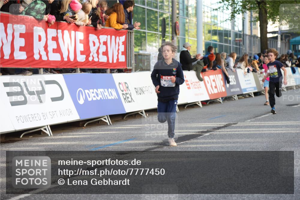 25.04.2025 - Das Zehntel Lena Gebhardt http://msf.ph/oto/7777450 26.04.2025 08:50:30 Ziel 1283, 1458, 1549, 1884, 2098, 2103, 2208, 2349, 2363, 2397, 2492, 2517, 2637, 2655, 2728, 2849, 2855, 2874, 3233, 3445, 3455, 3485, 3520, 3527, 3528, 3774, 3812, 3849, 3872 meine-sportfotos.de