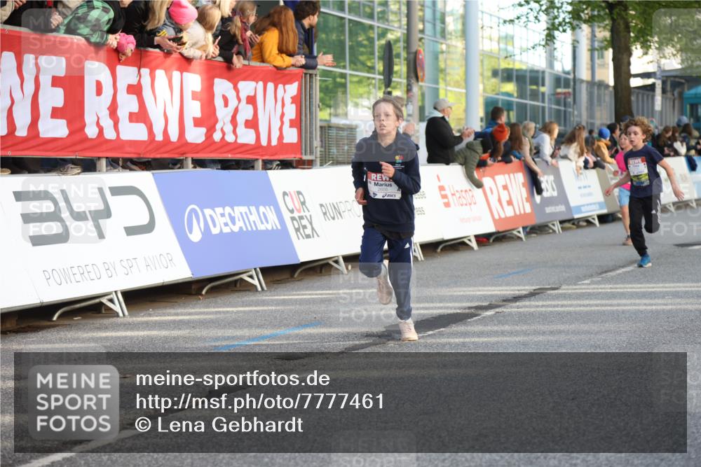 25.04.2025 - Das Zehntel Lena Gebhardt http://msf.ph/oto/7777461 26.04.2025 08:50:30 Ziel 1283, 1458, 1549, 1884, 2098, 2103, 2208, 2349, 2363, 2397, 2492, 2517, 2637, 2655, 2728, 2849, 2855, 2874, 3233, 3445, 3455, 3485, 3520, 3527, 3528, 3774, 3812, 3849, 3872 meine-sportfotos.de