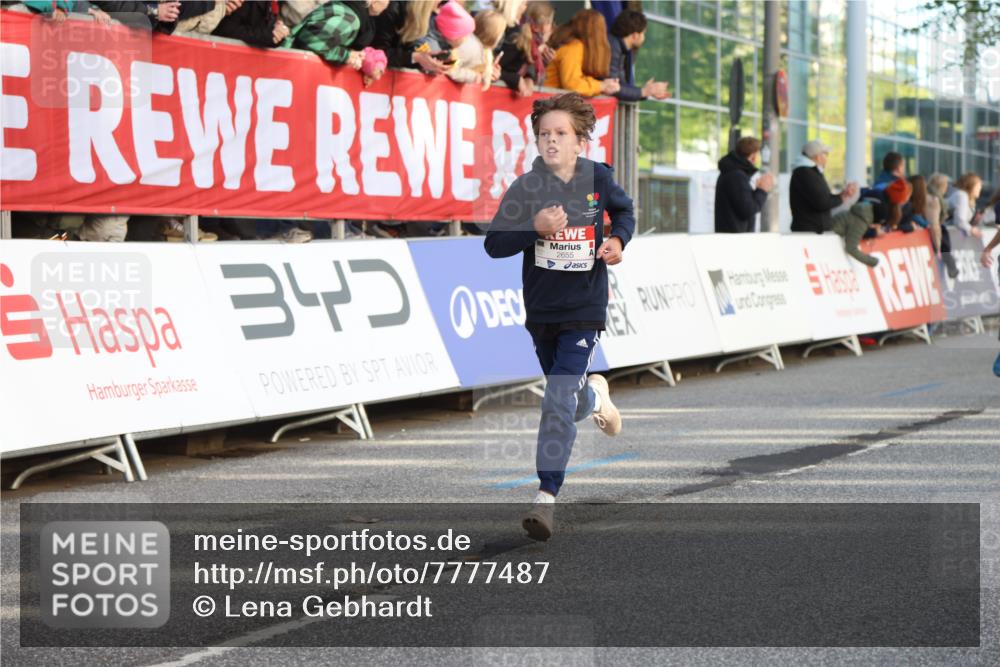 25.04.2025 - Das Zehntel Lena Gebhardt http://msf.ph/oto/7777487 26.04.2025 08:50:31 Ziel 1283, 1458, 1549, 1884, 2098, 2103, 2208, 2349, 2363, 2397, 2492, 2517, 2655, 2728, 2849, 2855, 2874, 3233, 3445, 3455, 3485, 3520, 3527, 3528, 3774, 3812, 3849, 3872 meine-sportfotos.de