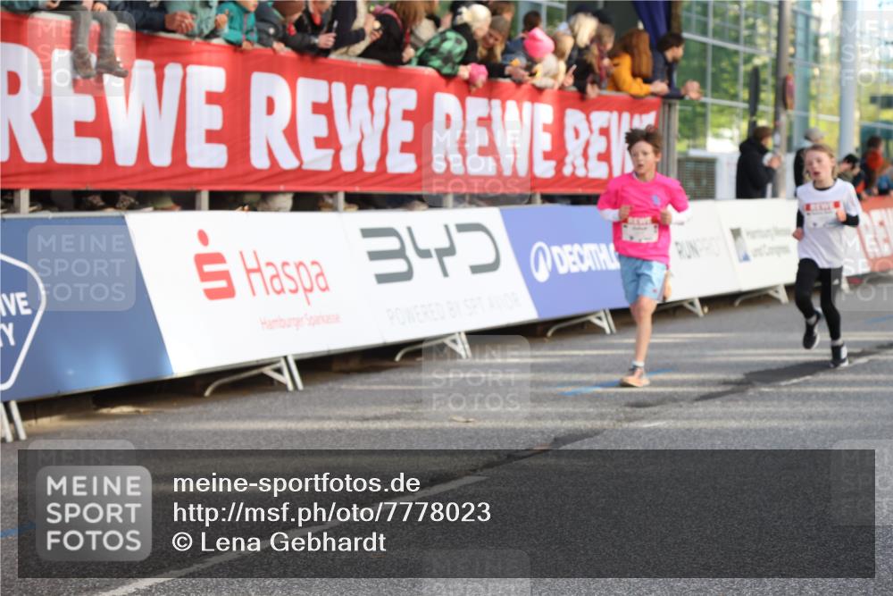 25.04.2025 - Das Zehntel Lena Gebhardt http://msf.ph/oto/7778023 26.04.2025 08:50:33 Ziel 1283, 1458, 1884, 2098, 2103, 2208, 2349, 2397, 2492, 2517, 2655, 2728, 2800, 2849, 2855, 2874, 3210, 3233, 3445, 3455, 3485, 3520, 3527, 3528, 3774, 3812, 3849, 3872 meine-sportfotos.de
