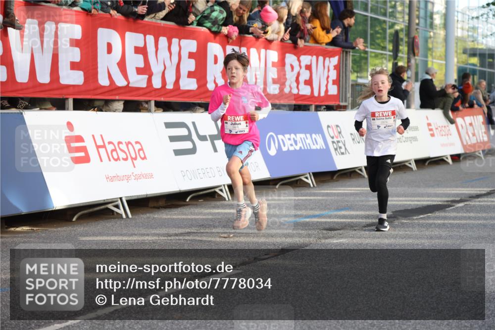 25.04.2025 - Das Zehntel Lena Gebhardt http://msf.ph/oto/7778034 26.04.2025 08:50:34 Ziel 1283, 1458, 1884, 2098, 2103, 2208, 2349, 2397, 2492, 2517, 2655, 2728, 2800, 2849, 2855, 2874, 2920, 3210, 3233, 3445, 3455, 3485, 3520, 3527, 3528, 3774, 3812, 3849, 3872 meine-sportfotos.de