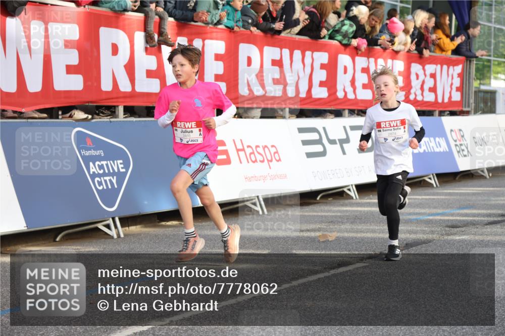 25.04.2025 - Das Zehntel Lena Gebhardt http://msf.ph/oto/7778062 26.04.2025 08:50:34 Ziel 1283, 1458, 1884, 2098, 2103, 2208, 2349, 2397, 2492, 2517, 2655, 2728, 2800, 2849, 2855, 2874, 2920, 3210, 3233, 3445, 3455, 3485, 3520, 3527, 3528, 3774, 3812, 3849, 3872 meine-sportfotos.de